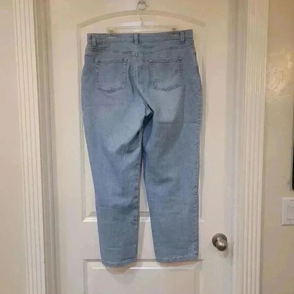 Gloria Vanderbilt Women's Amanda Light Wash Blue Cotton/Spandex Denim Jeans EUC - Picture 7 of 9
